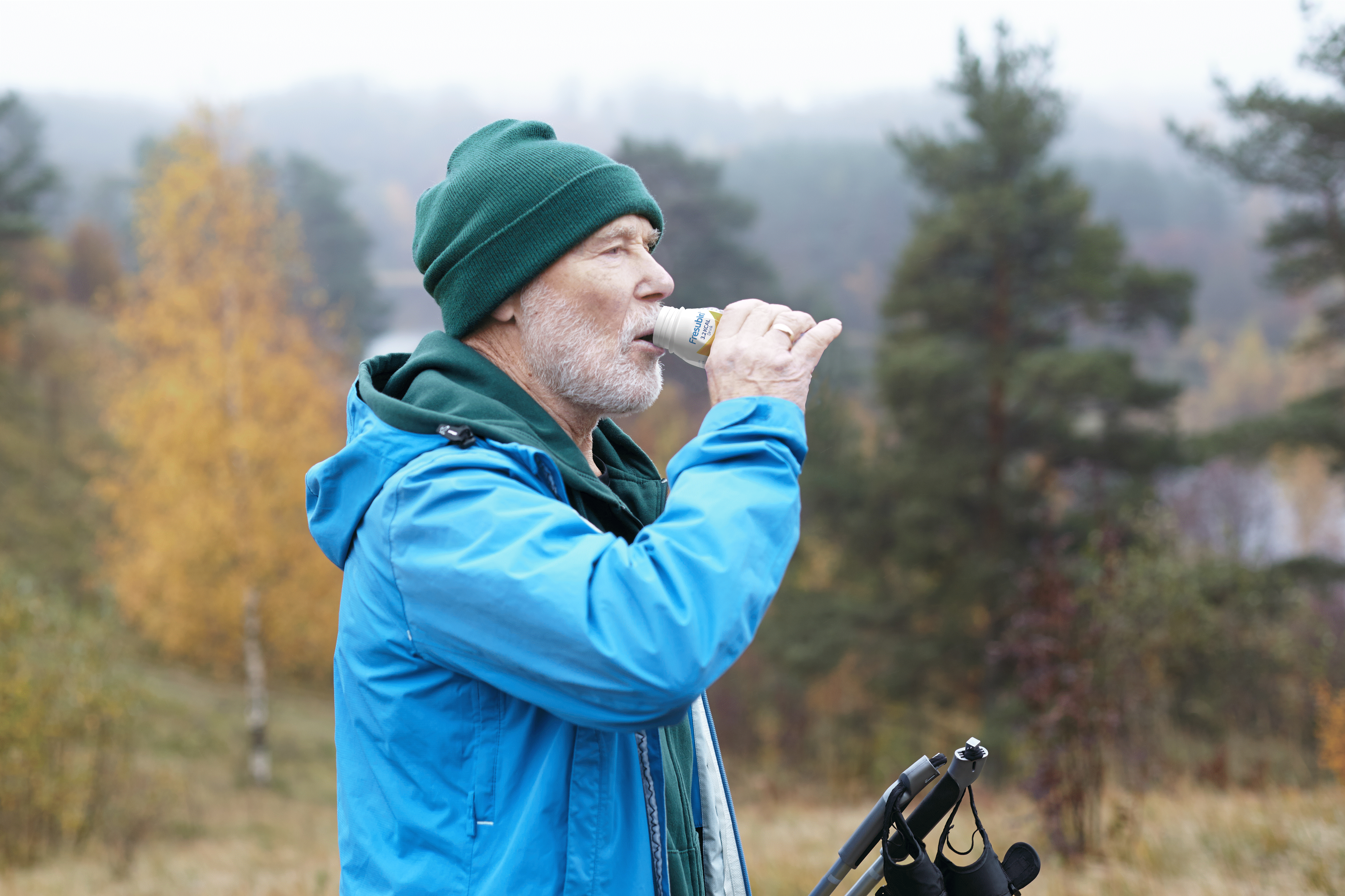 Man drinking Fresubin