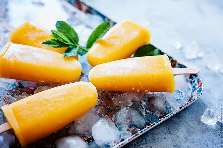 Eis am Stiel mit hochkalorischer Trinknahrung für Kinder