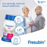 Patientin mit Ehemann beim Tanzen - Fresubin 5 KCAL Shot:  Verordnungsfähig, nährstoffreich, praktisch - Gut versorgt, wenn es darauf ankommt.